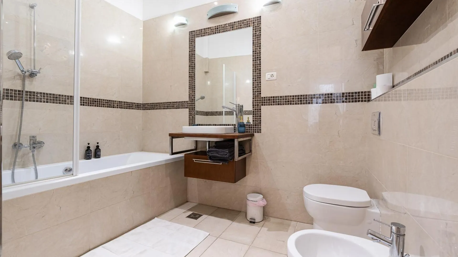 Apartment Amora Homes Breathless View Parliament 2 Luxury Suites With Terrace Free Parking Reservation Needed Budapest
