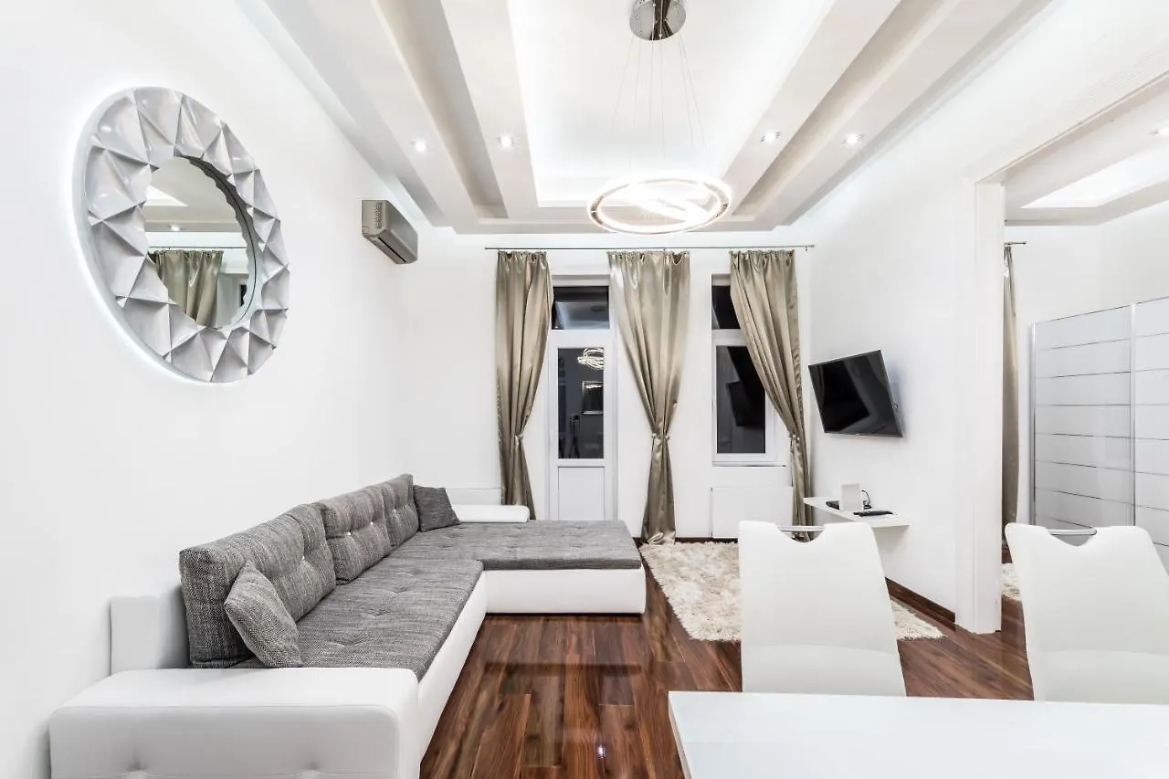 Amora Homes Breathless View Parliament 2 Luxury Suites With Terrace Free Parking Reservation Needed Budapest