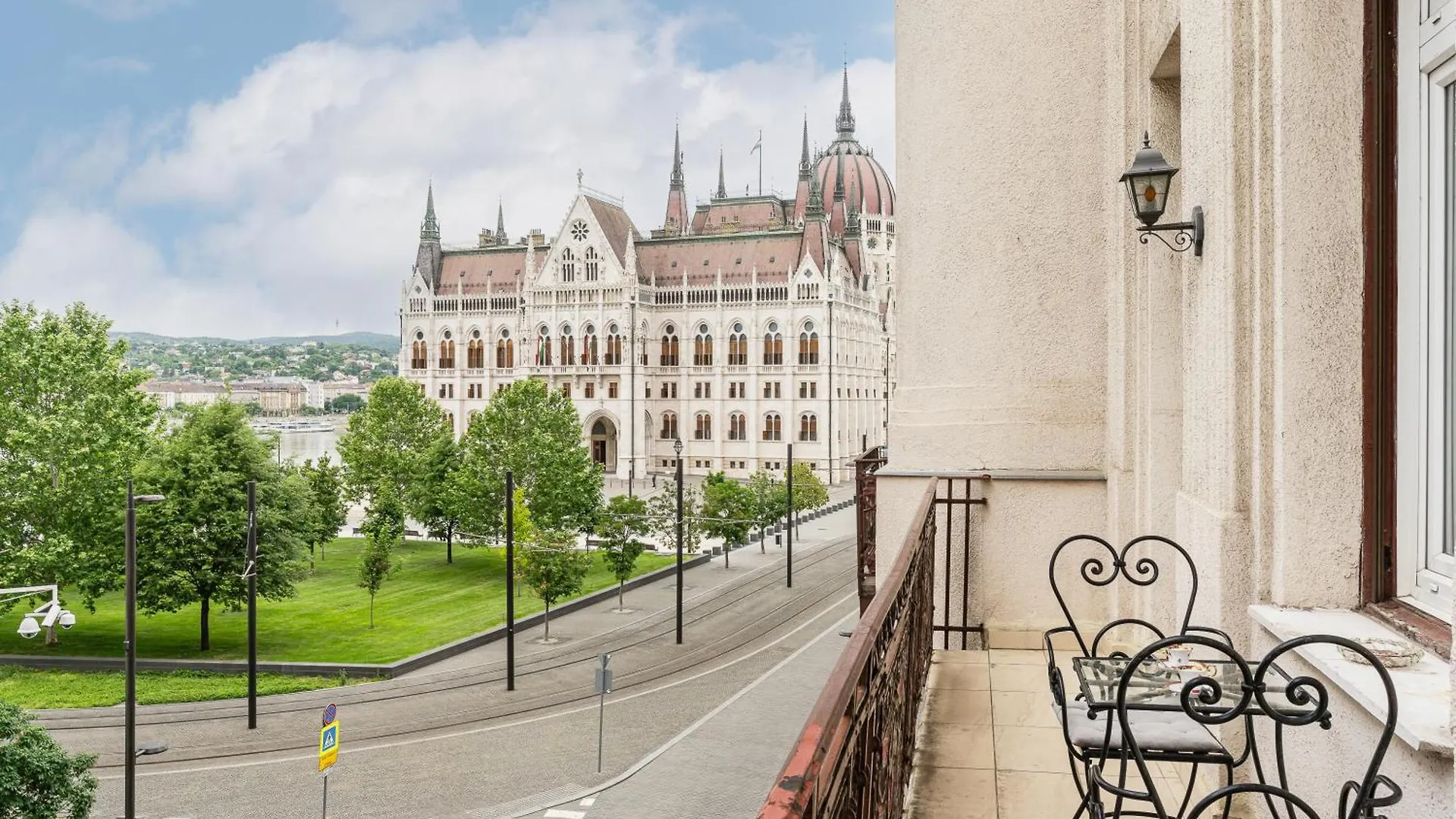 Amora Homes Breathless View Parliament 2 Luxury Suites With Terrace Free Parking Reservation Needed بودابست 0*,  المجر