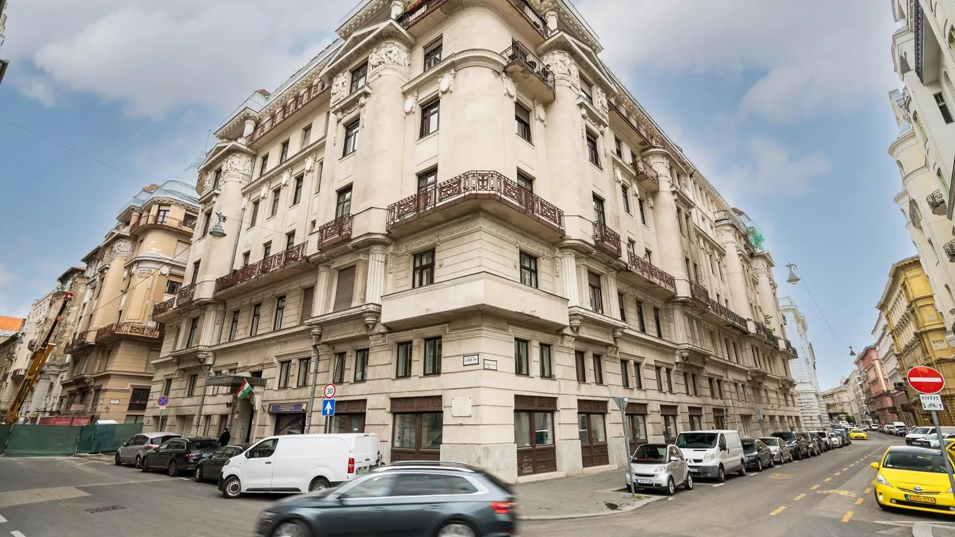 Amora Homes Breathless View Parliament 2 Luxury Suites With Terrace Free Parking Reservation Needed بودابست 0*,