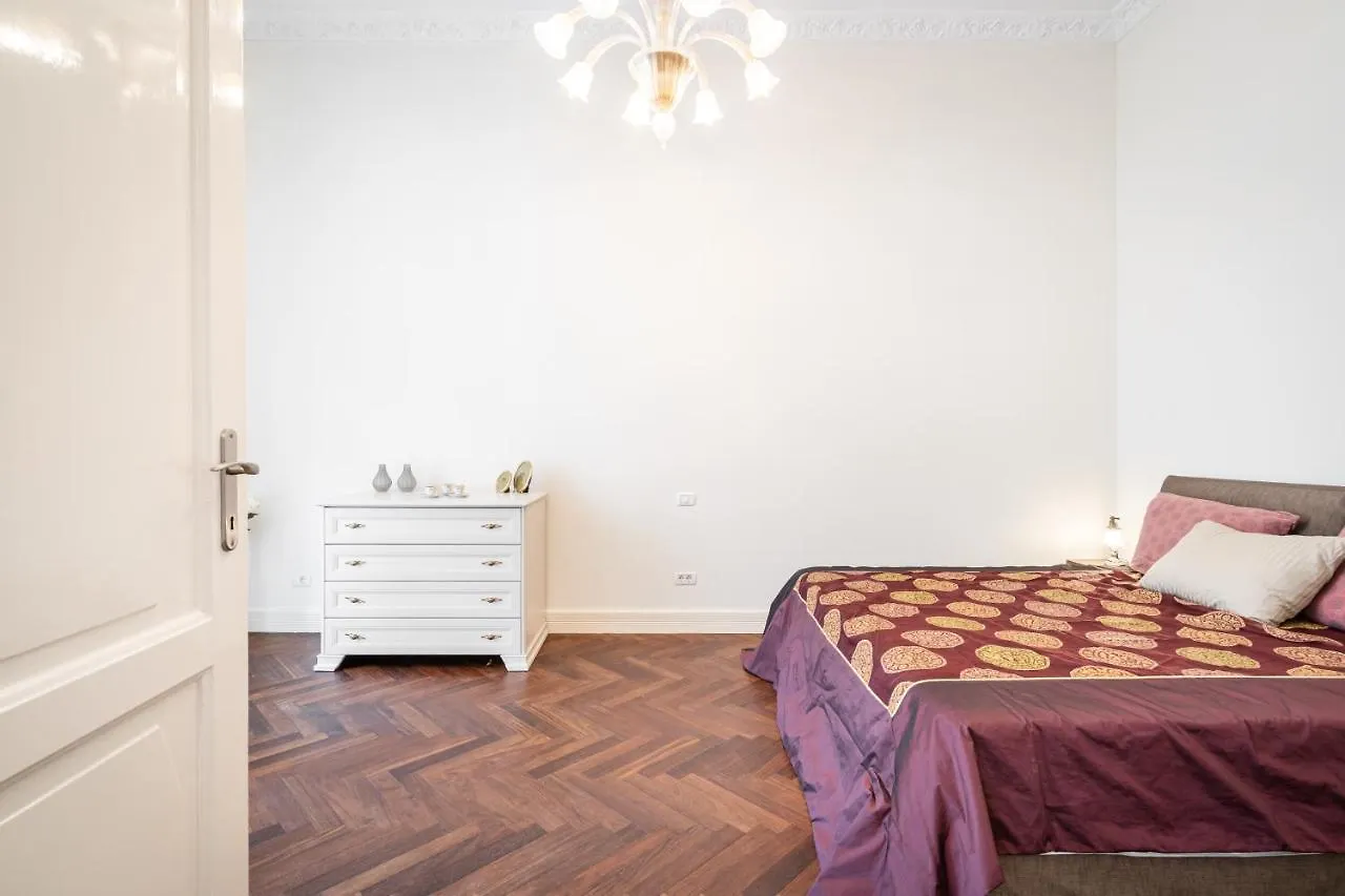 Parlament Luxury Apartment Budapest